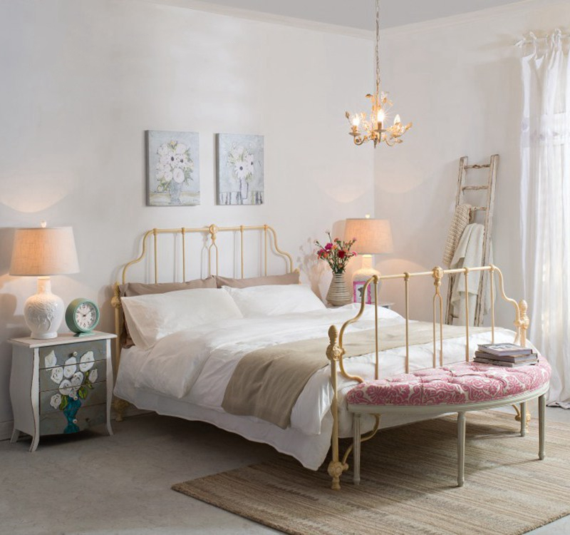 クイーンサイズのモダンなプラットフォームベッドフレーム