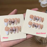 Faux ongles press-on amande rose nude et blanc, faits main, avec fleurs 3D, perles et strass, style French Manucure, personnalisables avec LOGO, vente en gros