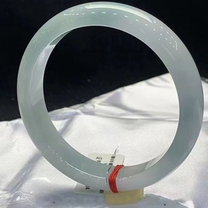 <span class=keywords><strong>Bracciale</strong></span> in Vero <span class=keywords><strong>Giada</strong></span> del Myanmar da Donna, <span class=keywords><strong>Bracciale</strong></span> in <span class=keywords><strong>Giada</strong></span> Ghiacciata Verde Chiaro e Bianco con Fiori Fluttuanti, <span class=keywords><strong>Bracciale</strong></span> in <span class=keywords><strong>Giada</strong></span> Trasparente Effetto Ghiaccio - Product Image 3
