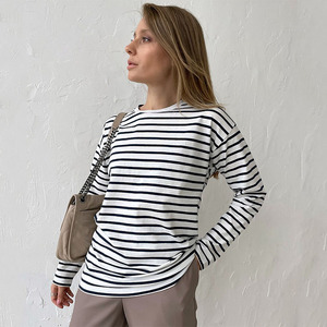 Maglietta Casual <span class=keywords><strong>a</strong></span> maniche lunghe in cotone all'ingrosso t-Shirt <span class=keywords><strong>a</strong></span> <span class=keywords><strong>righe</strong></span> da donna classica semplice t-Shirt autunno 2023 abbigliamento donna - Product Image 2