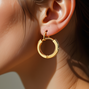 Pendientes Huggie Bvlgari Chapados en Oro, Diseño Minimalista, Unisex, Uso Diario, Joyería de Oro de 14K, Pendientes Finos - Product Image 2