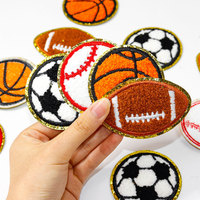 Patchs brodés 3D en chenille thermocollants OEM ODM certifiés CE pour la décoration de casquettes personnalisées (football, baseball, rugby)