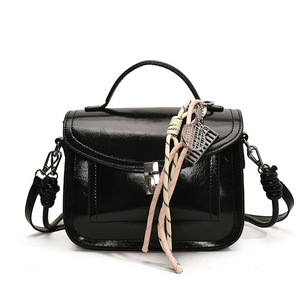 2025 nouveau sac à main de créateur de luxe pour femmes rétro fermeture éclair dames sac à bandoulière en cuir PU chaînes avec pendentif Sac - Product Image 5
