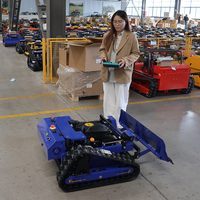 Tondeuses à gazon télécommandées sur chenilles de qualité industrielle avec moteur Rato 225cc 24V pour terrains en pente