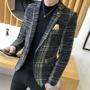Blazer masculino de estilo coreano, confortável, blazer com botões, casual, para homens, slim design coreano, de qualidade, casual M-4XL