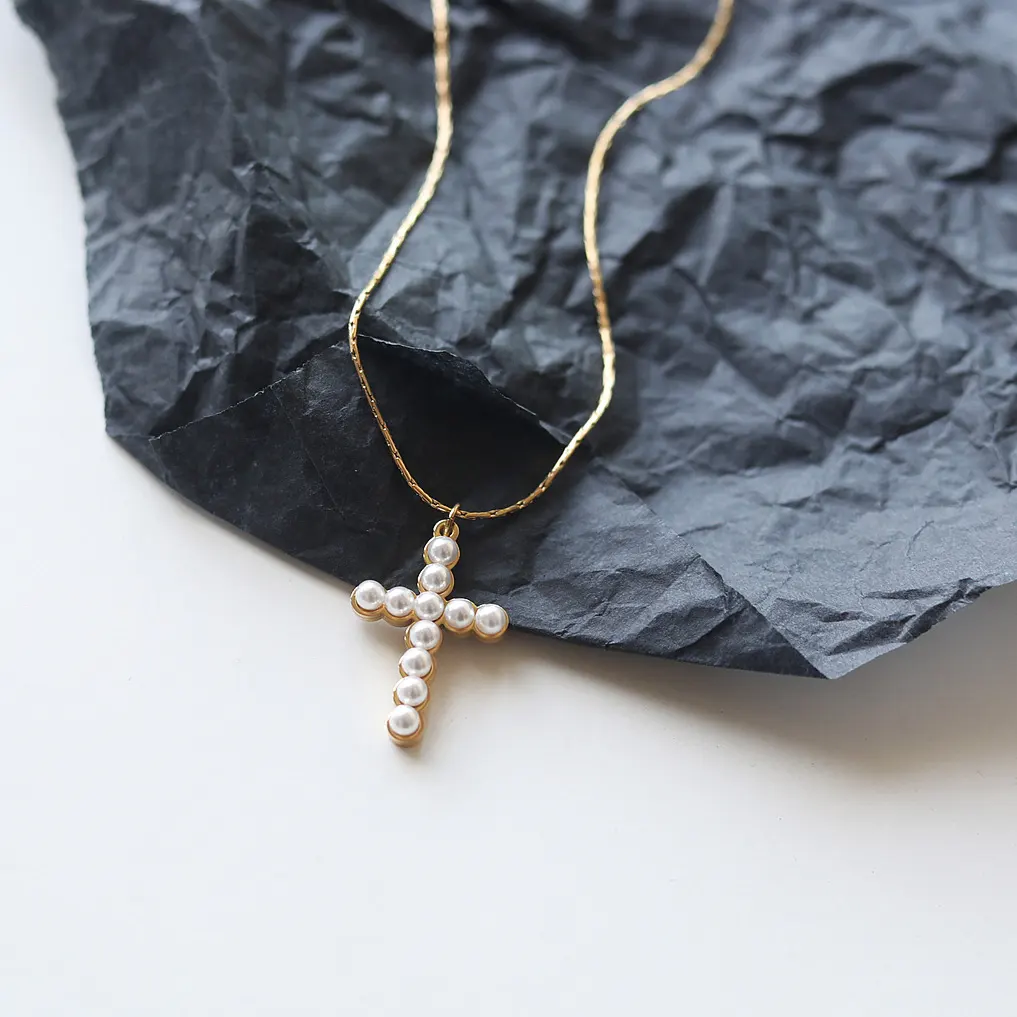 Gioielli di moda semplice collana con croce di perle in acciaio inossidabile placcato oro 18 carati per le donne