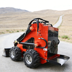 Chargeuse compacte sur pneus mini, à entraînement hydraulique, multifonctionnelle, pour l'entretien des routes désertiques et la manutention des matériaux - Product Image 3