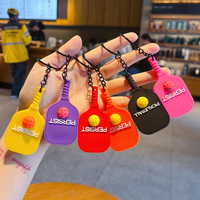 Porte-clés personnalisé en PVC 3D pour pickleball, mini raquette et balle, idéal pour les cadeaux promotionnels et d'entreprise