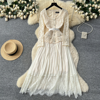 Robe longue plissée élégante pour femme avec empiècements en dentelle, manches longues, ceinture, coupe trapèze, longueur midi, pour le quotidien et les soirées décontractées
