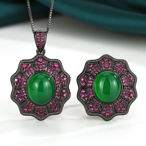 Ensemble de bijoux vintage en cuivre écologique de gros, haut de gamme, avec collier et boucles d'oreilles imitation jade vert 10*12mm pour femmes - Product Image 2