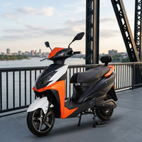 Scooter électrique pour adultes 60-80 km/h, cyclomoteur électrique écologique, siège passager confortable, frein à disque avant, deux roues