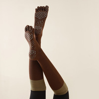 Chaussettes de yoga à cinq doigts, hauteur genou, en tissu éponge, avec semelle épaisse à points en silicone pour la protection des articulations