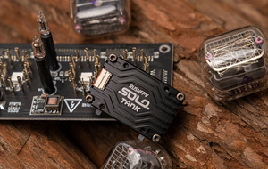 RUSHFPV TANK SOLO 5.8G 1.6W VTX 48CH เครื่องส่งสัญญาณวิดีโอปรับกำลังได้พร้อมไมโครโฟนในตัวสำหรับโดรนแข่ง FPV - Product Image 6