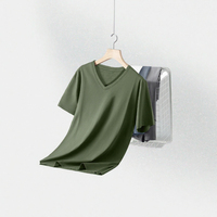 T-shirt décontracté pour homme en coton 100% personnalisé OEM, col en V, coupe ajustée, couleur unie, teint en pièce, respectueux de l'environnement, impression sérigraphique