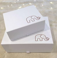 Boîtes d'expédition en carton ondulé personnalisées, écologiques, en matériaux recyclés, avec doublure en mousse pour vêtements, chaussettes, emballages cosmétiques