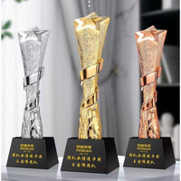 Trophée personnalisé en verre acrylique massif avec base, impression UV, écologique et poli – Idéal comme cadeau d'entreprise ou souvenir.