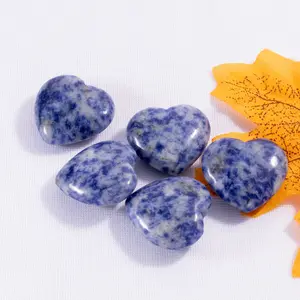 ของขวัญแต่งงานหินบำบัดหินธรรมชาติหินรูปหัวใจแจสเปอร์สีฟ้า