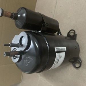 Compresseur frigorifique Sanyo C-1RVN68HOE de type rotatif pour climatisation - Product Image 1
