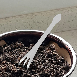 Râteau à bonsaï, râteau à trois griffes en acier inoxydable pour usage domestique, couteau à presser le sol à double tête, outil de débuddement pour travaux manuels - Product Image 1