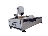 Routeur CNC Xunke 1419 à prix avantageux pour le travail du bois massif, du MDF et des profilés en aluminium, avec table à vide robuste