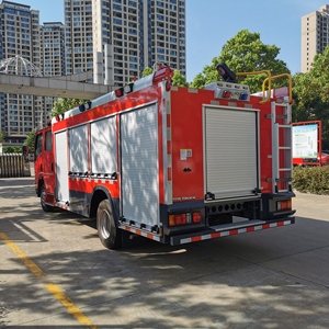 4*2 P700 véhicules de service de lutte contre l'incendie et de sauvetage, <span class=keywords><strong>camion</strong></span> de <span class=keywords><strong>pompier</strong></span> d'aéroport - Product Image 4