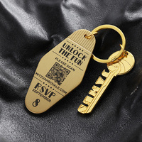Porte-clés gravé au laser en laiton plaqué or avec lettre numéro et logo personnalisé Porte-clés vintage pour chambre de motel hôtel avec code QR