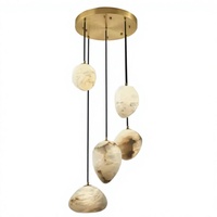 Suspension LED moderne de luxe en albâtre naturel texturé avec cordons de longueur intermédiaire décalée pour loft et salle à manger