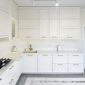 Tủ Bếp sơn mài trắng sáng: tạo vẻ sạch sẽ, rộng rãi cho nhà bếp hiện đại - Product Image 1