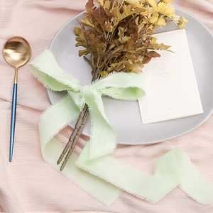 In-stock all'ingrosso 4cm di lino di cotone fatto a mano bordo grezzo nastro personalizzato materiale naturale per la decorazione regalo di nozze - Product Image 6