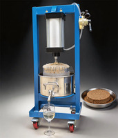 Kleine wijnmakerijapparatuur voor de scheiding van druivenpulp en wijnresten, commerciële wijnpersmachine