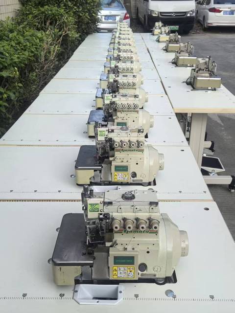 Dahua Brand Ultra-high-speed Overlock Sewing Machine