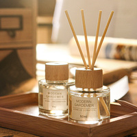 Vietnam Classique Aroma Reed Diffuseur Bouteille Clair Plat Rond Vide Bocal en Verre avec Bouchon en Bois 100ml 200ml Volumes pour Utilisation de Verres