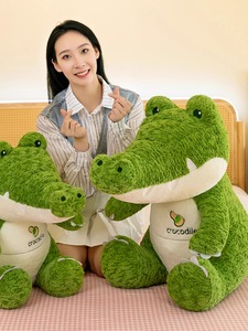 Kinqee בובה חדשה dm/oem צעצוע תנין רך חמוד ישיבה יפה תנין ירוק אישית תנין קטיף צעצוע - Product Image 4