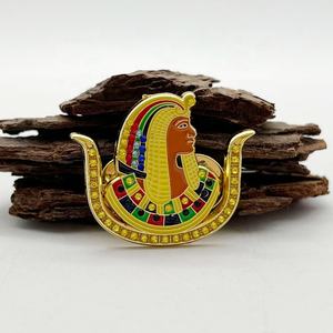 Vendita all'ingrosso antico Egitto in morbido smalto reginetta con diamanti in oro faraone stemmi pressofusione per donna cappotto petto - Product Image 6