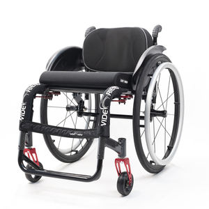 Fauteuil roulant manuel de conception portable Fauteuil roulant sportif en alliage d'aluminium Fauteuil roulant léger en grain de carbone. - Product Image 3