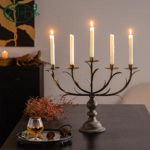 Candelabro de Hierro de Cinco Brazos, Estilo Nórdico Antiguo, Decoración para el Hogar, Centro de Mesa para Bodas y Cenas - Product Image 1