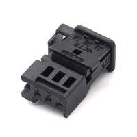Connecteur de faisceau de câbles automobile femelle à 3 broches TE Connectivity Automotive PBT GF20 pour VW