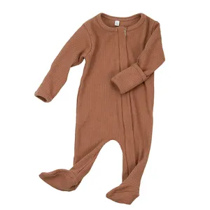 उच्च गुणवत्ता सर्दियों नवजात शिशु पहनने ब्राउन के साथ 100% कपास बच्चे को कपड़े शिशु बच्चे पजामा मोजे