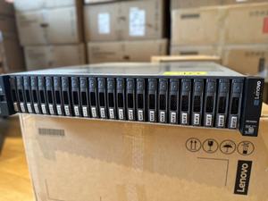 DE6000H DE4000H Lenovos ThinkSystem 2.5 3.5-inch SAS SSD/HDD Drives FC Hybrid Flash Array - Product Image 4