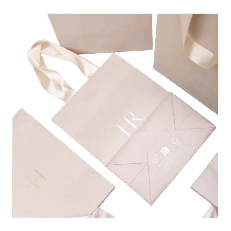 Sacolas de papel recicladas pequenas para presente com nome comercial para embalagens de joias com alça, impressas personalizadas