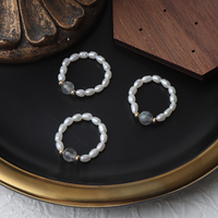 Mondstein-Kristall Natürlicher Süßwasserperlen-Ring, Elastisches Band, 14K Goldfilled US-Zubehör, Farbbeständig, Auf Lager Großhandel