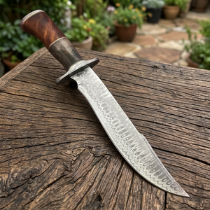 Couteau de chasse en acier Damas forgé à la main, 67 couches, 12 pouces, manche en bois, style traditionnel, lame pour droitier, dureté 58-60 HRC - Product Image 1