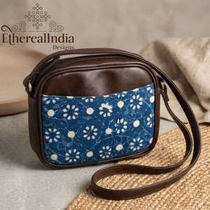 Bolso de Mano Unisex Étnico Boho Ecológico con Cierre de Cremallera y Estampado Floral Índigo Hecho a Mano - Product Image 3