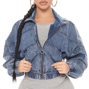 Blouson bomber long en denim noir et bleu délavé pour femme, respirant, avec fermeture éclair à anneau en O sur le devant, manches dolman et taille élastique - Product Image 1