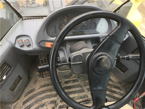 Cargadora de Ruedas Delantera Komatsu WA320-5 Usada en Japón, Modelo 2020, Carga Nominal de 15 Toneladas, Motor CAT, Potencia de 92KW, 2500 Horas de Uso - Product Image 6