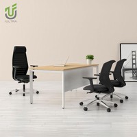 Bureau de direction extensible modulaire moderne IULTRA de 6 pieds, grande table de bureau de direction avec finition en acajou et design sculpté