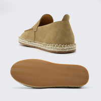 Espadrilles en daim sur mesure de luxe fabriquées à la main par LANCI Factory Direct, dessus en daim de qualité supérieure, semelle en jute véritable, personnalisation complète.