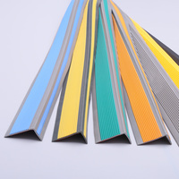 Protection de bord moderne pour intérieur, usage commercial et domestique, bande de protection en forme de L, antidérapante, flexible, en PVC et caoutchouc, marche d'escalier, classe B1 ignifuge