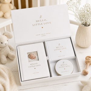 Coffret Cadeau de Luxe pour Bébé avec Album Vidéo 7 pouces, Livre Photo en Papier <span class=keywords><strong>et</strong></span> Kit d'Empreintes de Pieds en Argile – Boîte Tout-en-un pour Enregistrer la Croissance du Nouveau-né - Product Image 5