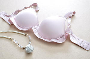 Arin Femmes Super Cool Nude Feel Pure Silk Soutien-Gorge Femmes Confortable Respirant rose Nude 100% Silk Top Light Silk Bra - Product Image 3